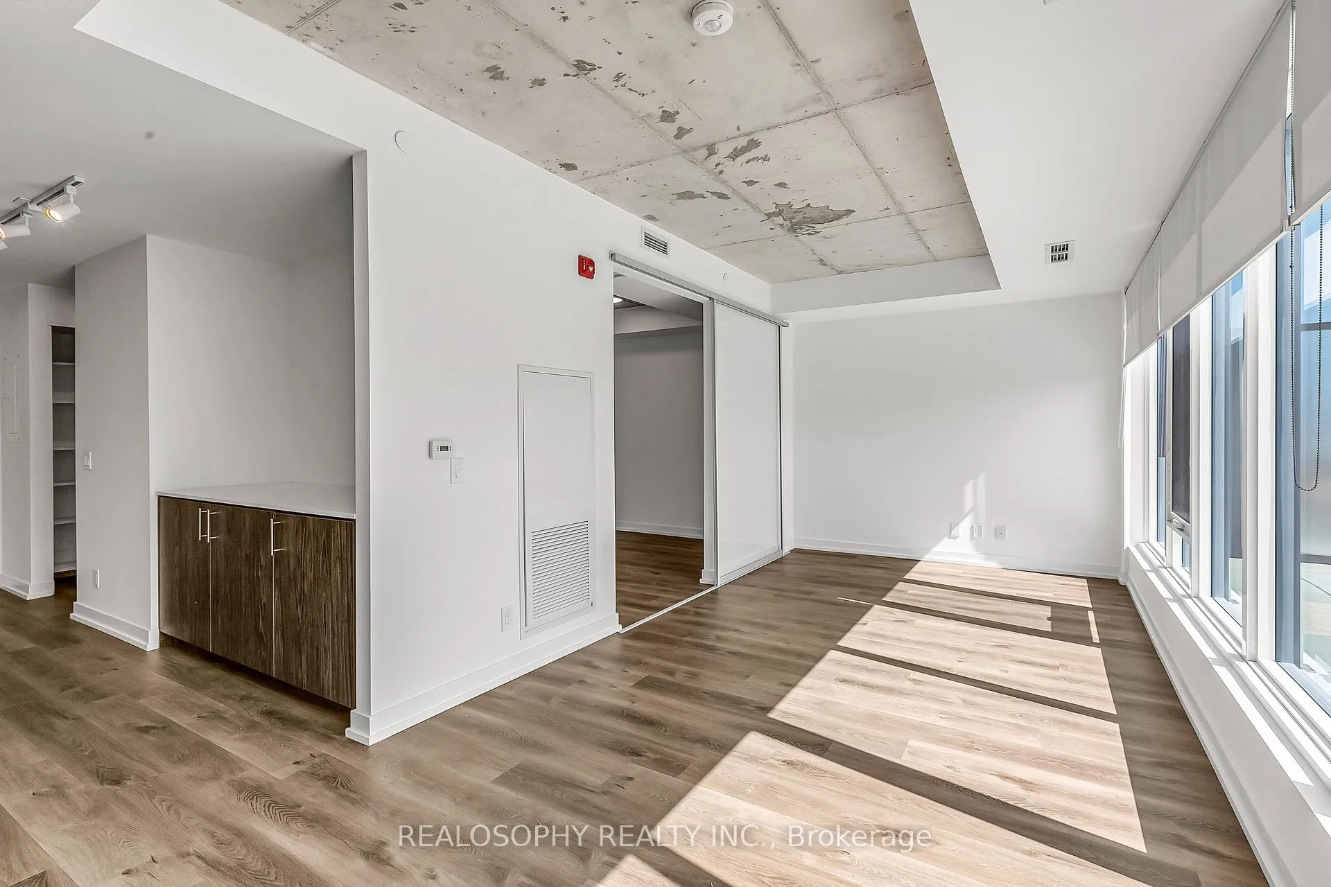 Photo 3 of Unit 401, 115 Larchmount Avenue, Toronto, South Riverdale — HOMEH