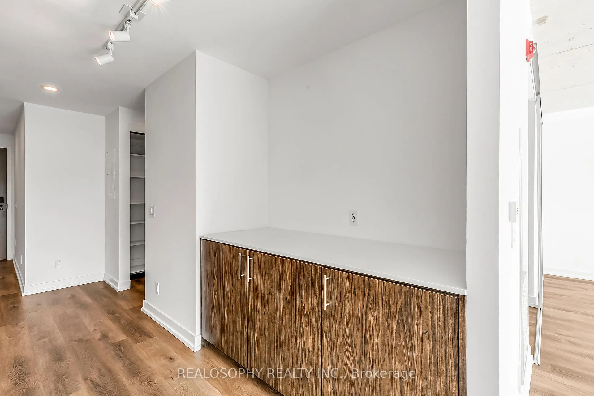 Photo 5 of Unit 401, 115 Larchmount Avenue, Toronto, South Riverdale — HOMEH