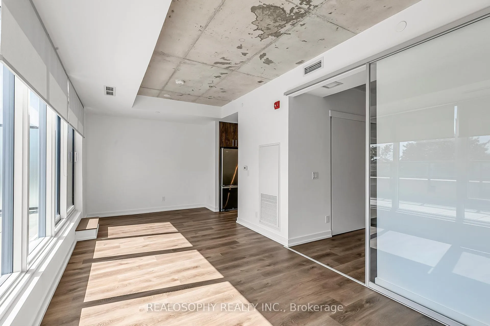 Photo 7 of Unit 401, 115 Larchmount Avenue, Toronto, South Riverdale — HOMEH