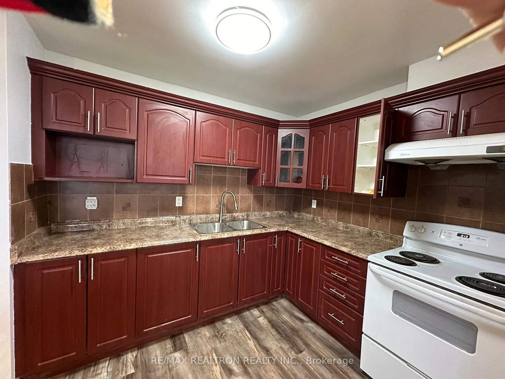 Photo 7 of Unit 1702, 60 Pavane Linkway, Toronto, Flemingdon Park — HOMEH