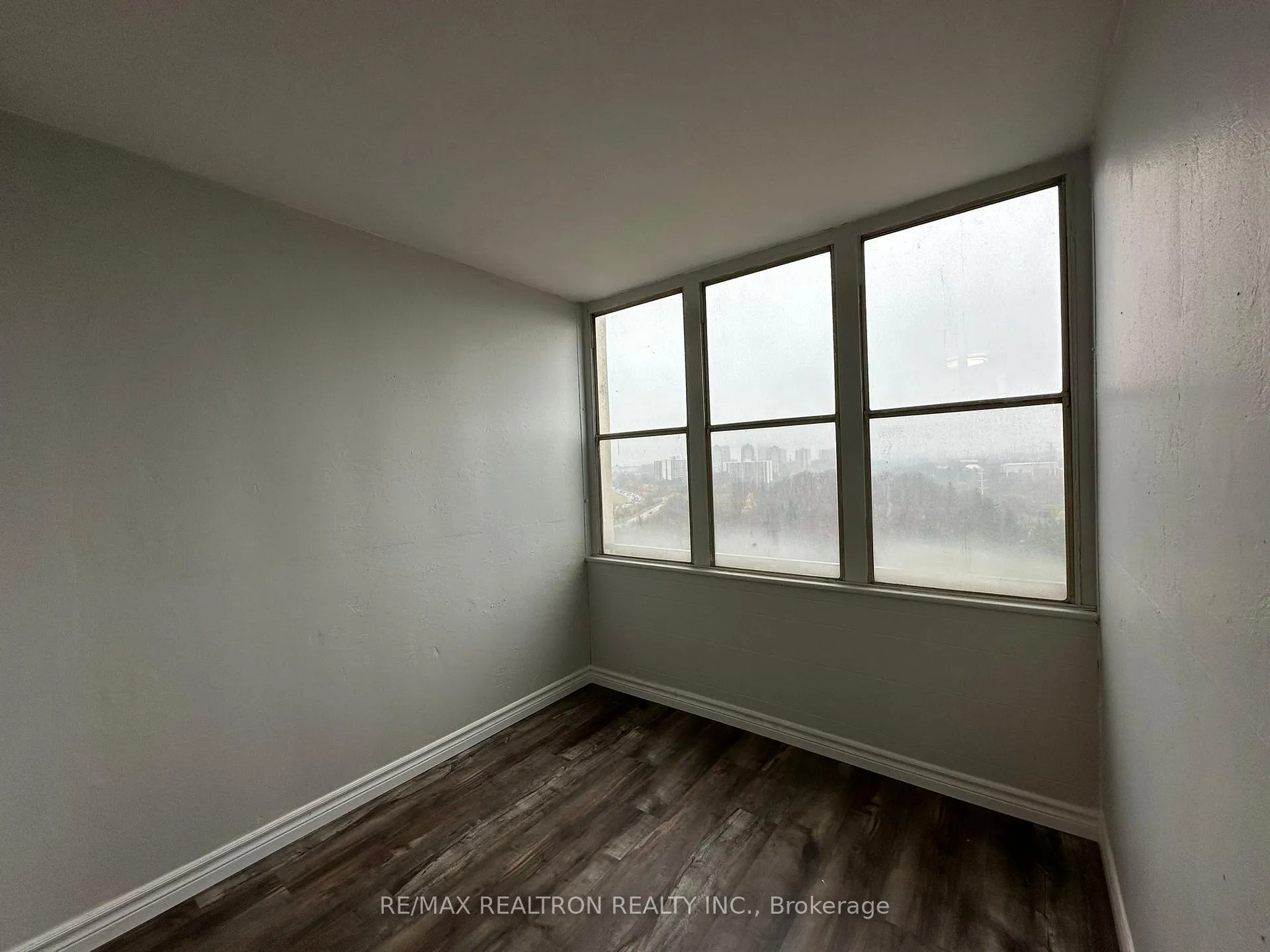 Photo 12 of Unit 1702, 60 Pavane Linkway, Toronto, Flemingdon Park — HOMEH