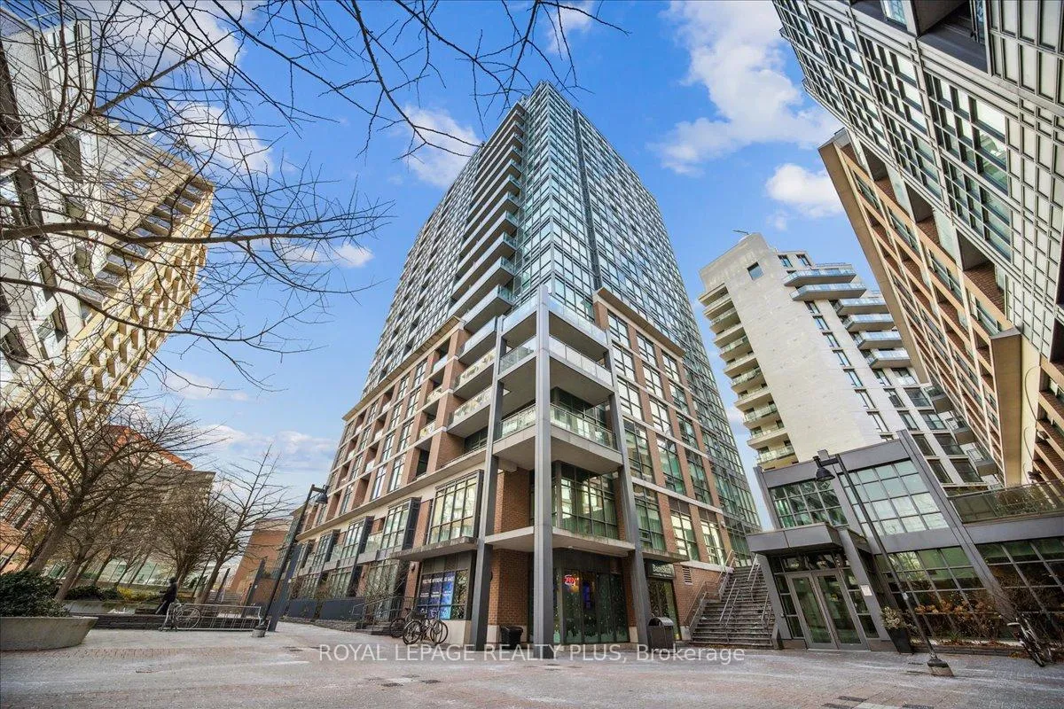Front of Unit 901, 1171 Queen Street