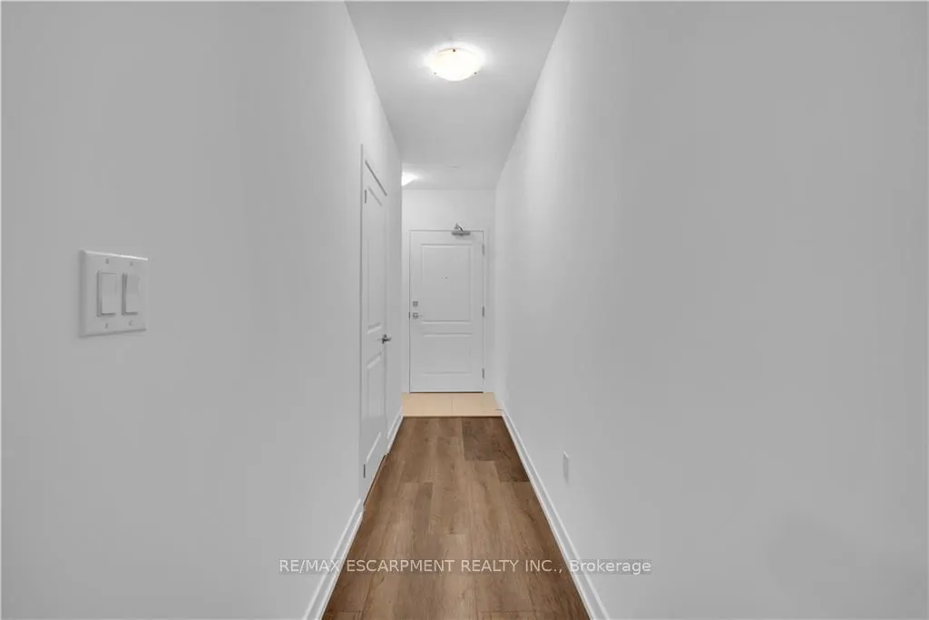 Photo 4 of Unit 122, 460 Dundas Street E, Hamilton, Waterdown — HOMEH
