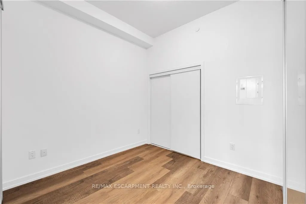 Photo 8 of Unit 122, 460 Dundas Street E, Hamilton, Waterdown — HOMEH
