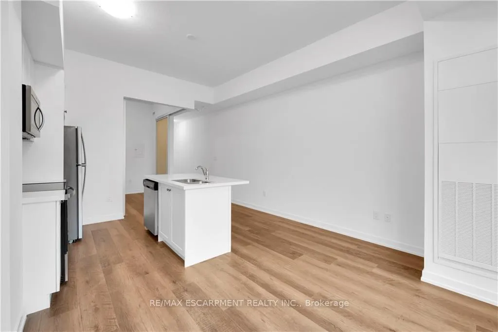 Photo 12 of Unit 122, 460 Dundas Street E, Hamilton, Waterdown — HOMEH