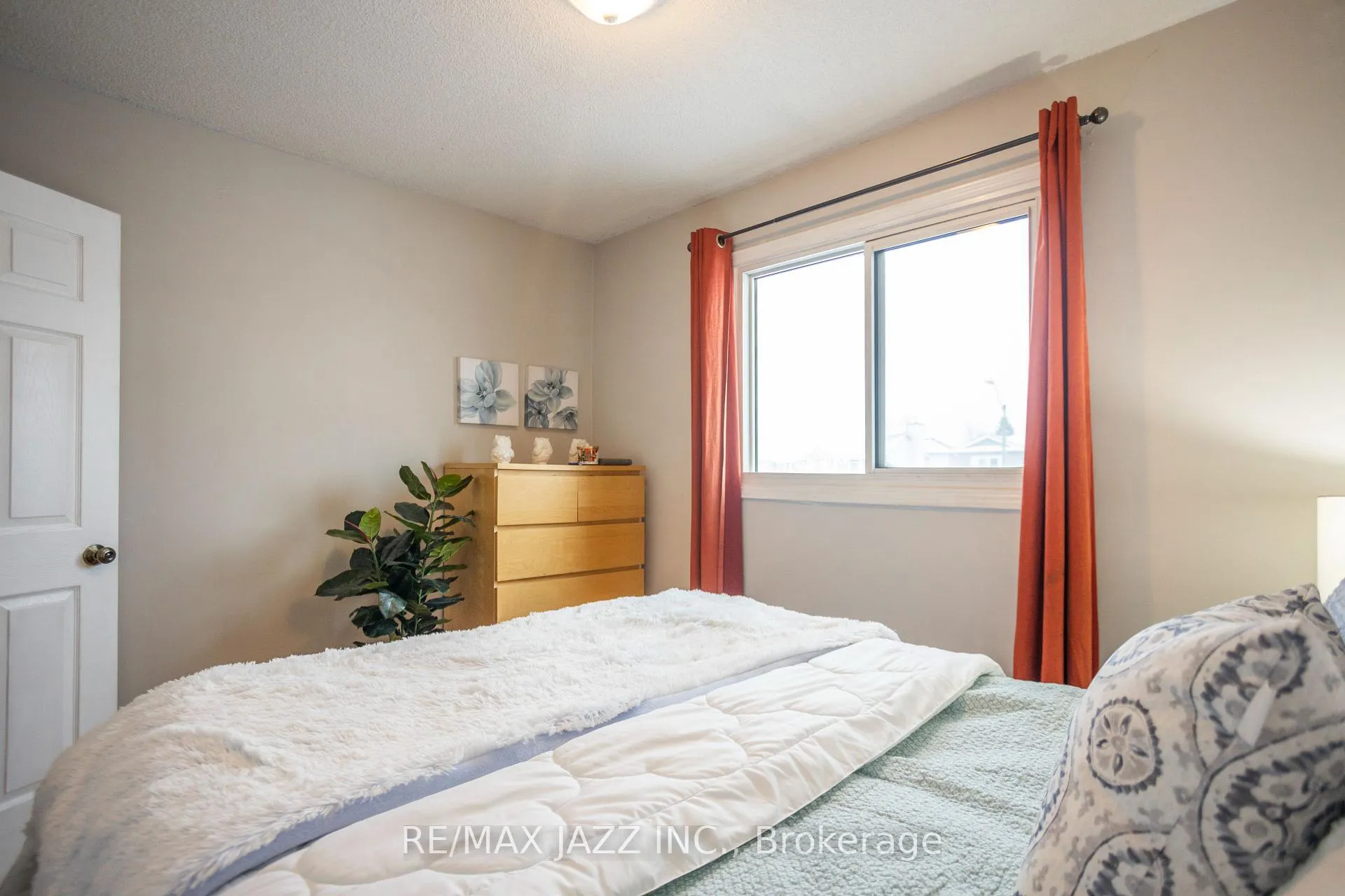 Photo 23 of 121 Reed Drive, Ajax, Central — HOMEH