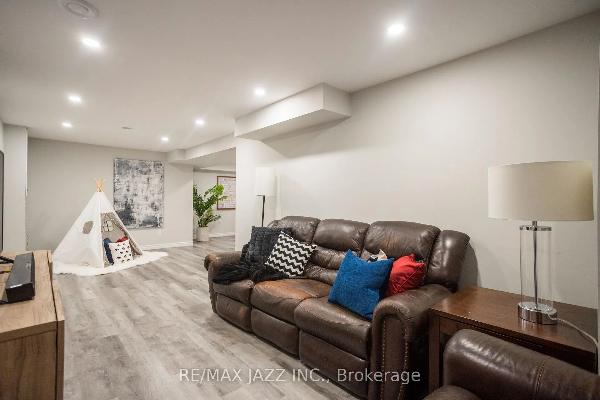 Photo 28 of 121 Reed Drive, Ajax, Central — HOMEH