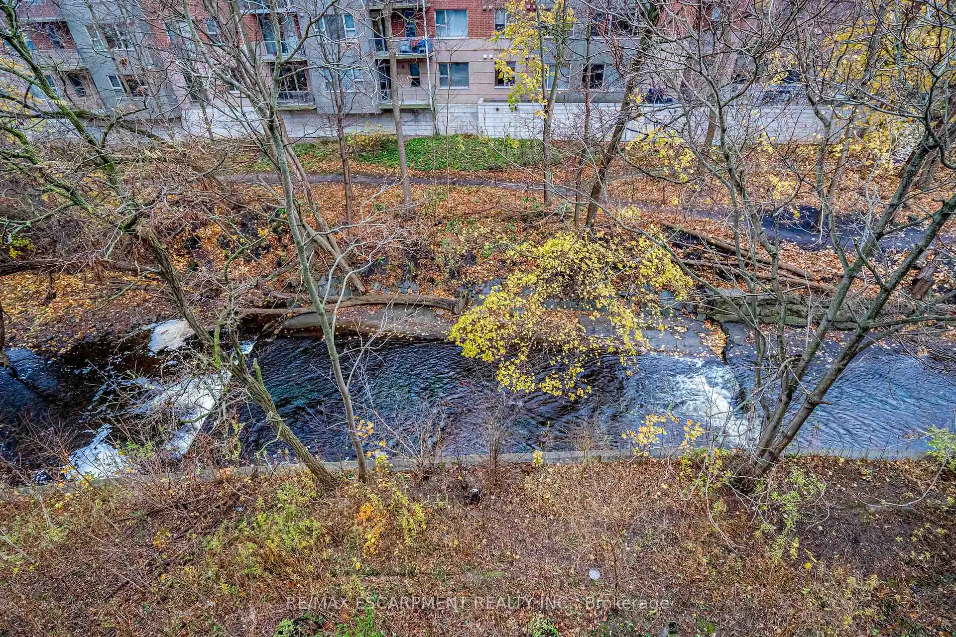 Photo 2 of Unit 306, 2000 Creekside Drive, Hamilton, Dundas — HOMEH
