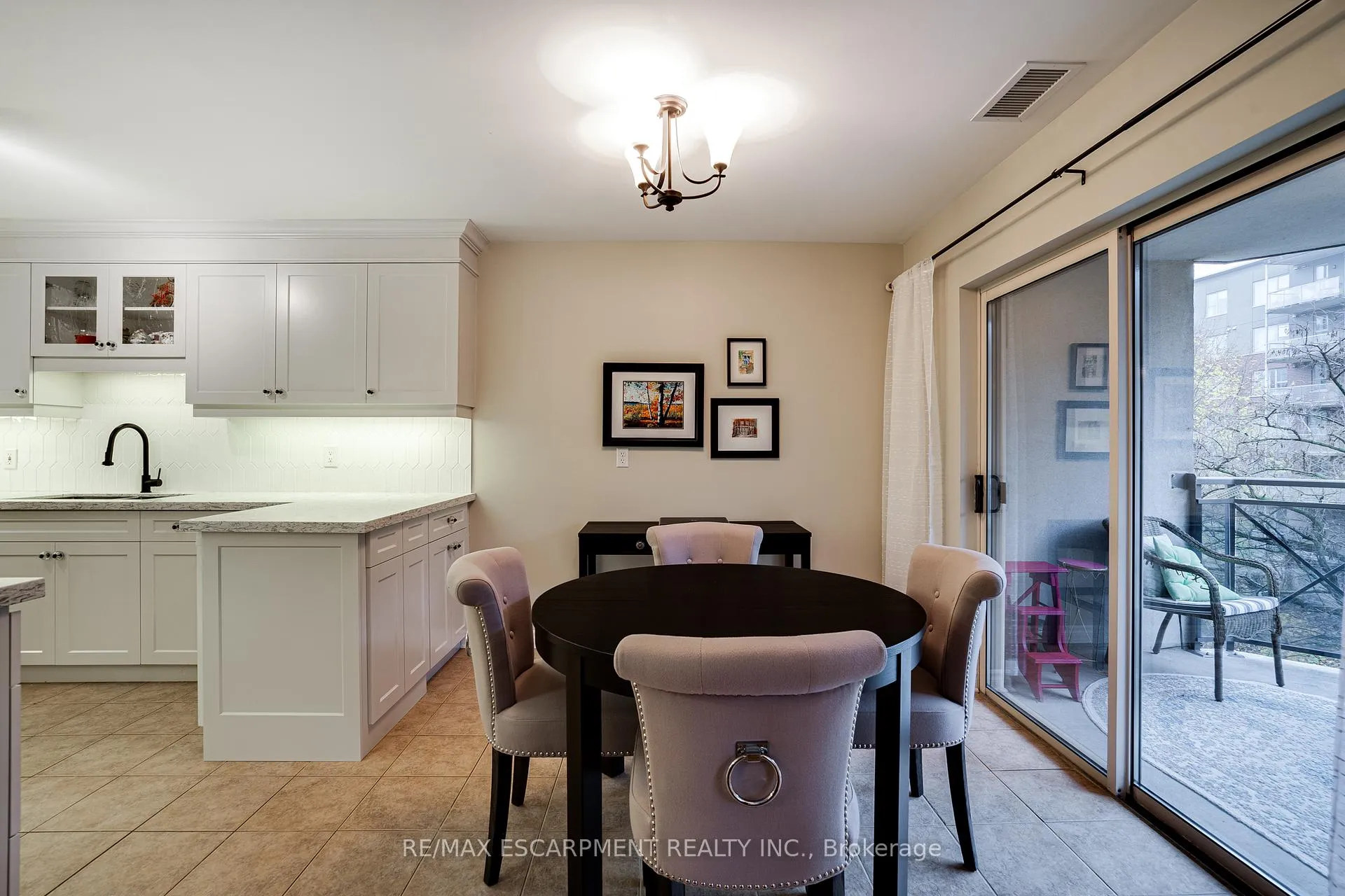 Photo 10 of Unit 306, 2000 Creekside Drive, Hamilton, Dundas — HOMEH