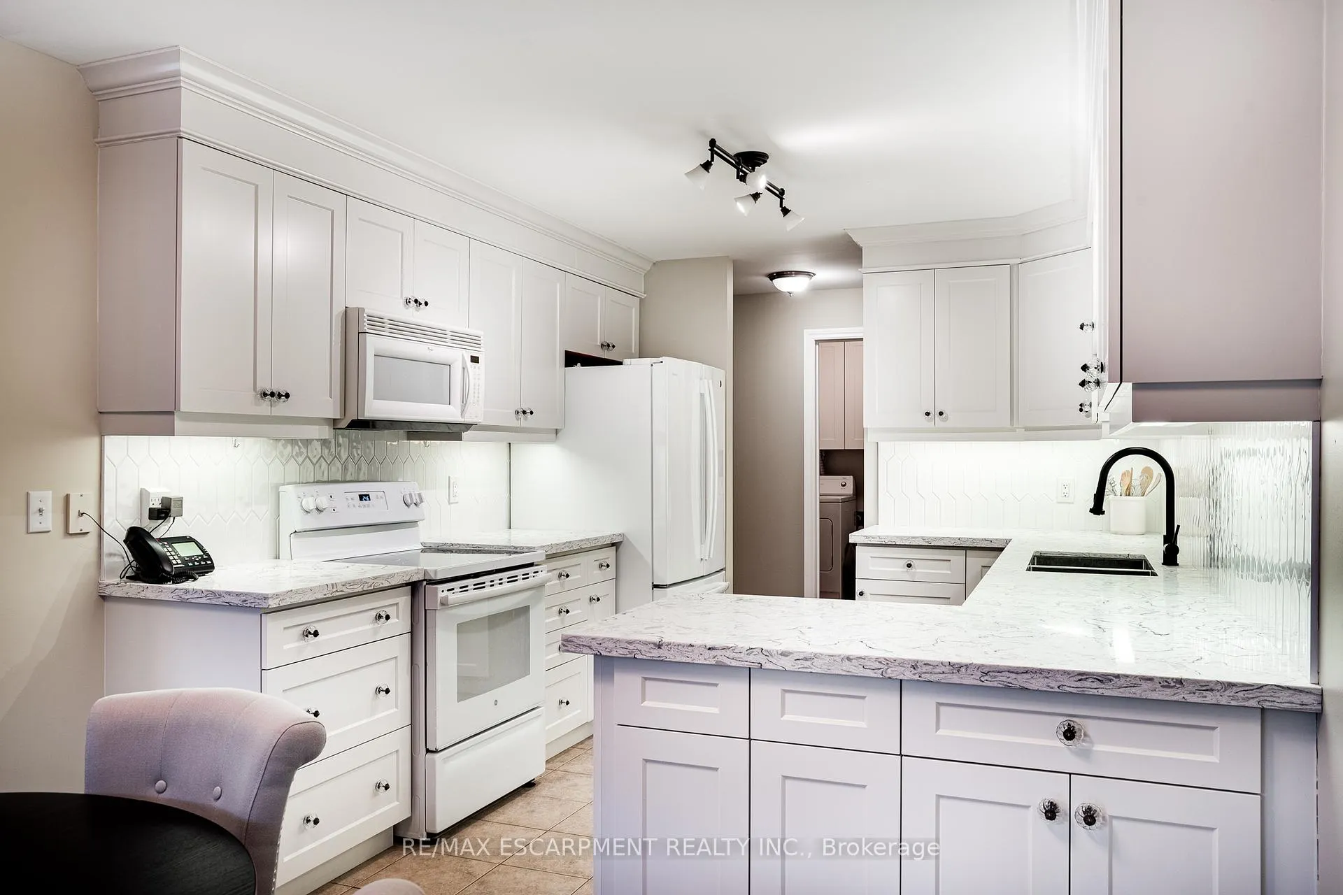 Photo 13 of Unit 306, 2000 Creekside Drive, Hamilton, Dundas — HOMEH