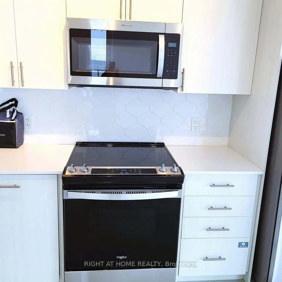 Photo 14 of Unit 307, 2545 Simcoe Street N, Oshawa, Windfields — HOMEH