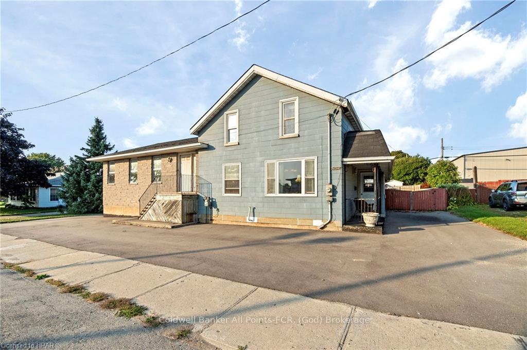 Photo 3 of 345 Huron Road, Goderich, Goderich (Town) — HOMEH