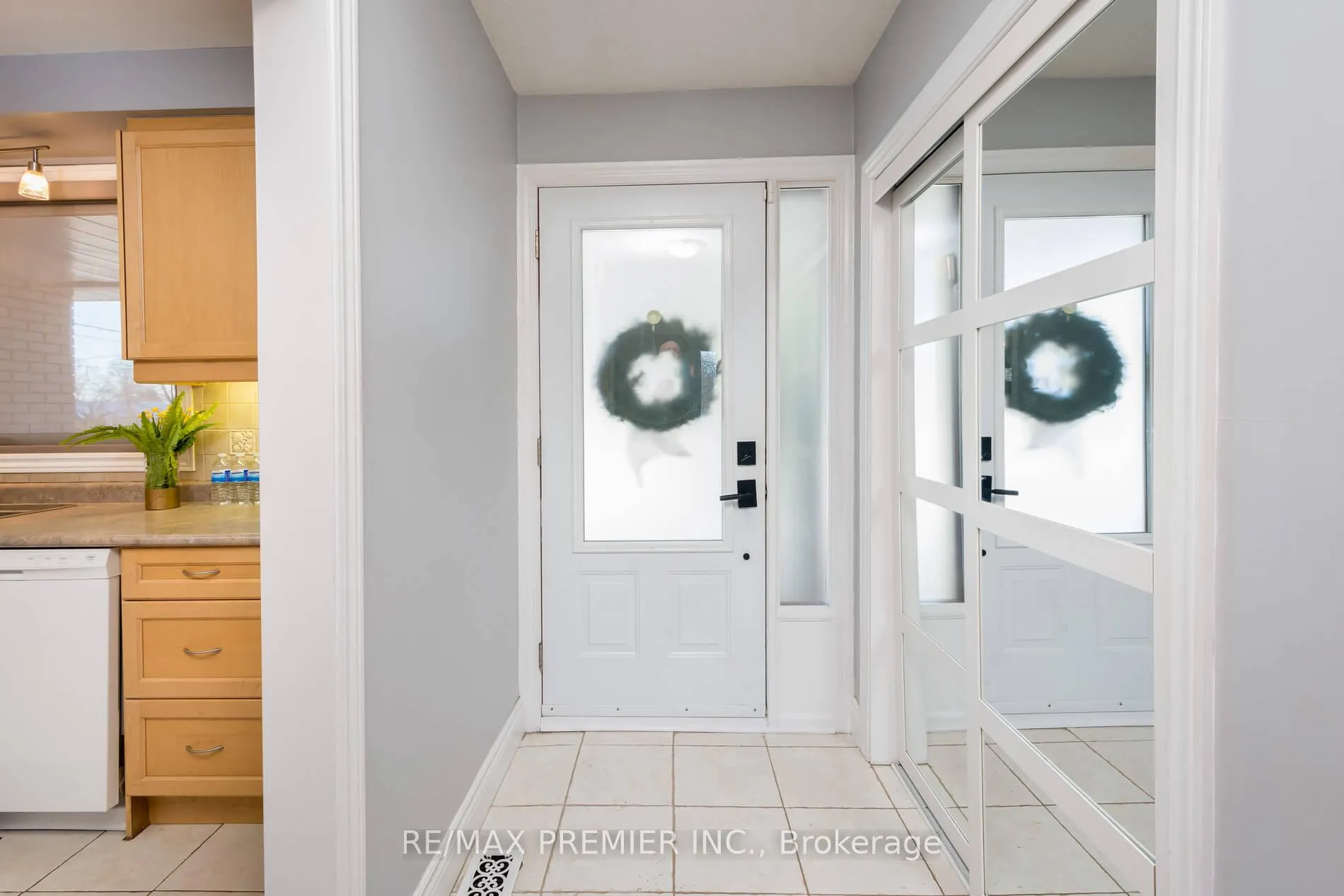 Photo 5 of 17 Wellar Avenue, King, Nobleton — HOMEH