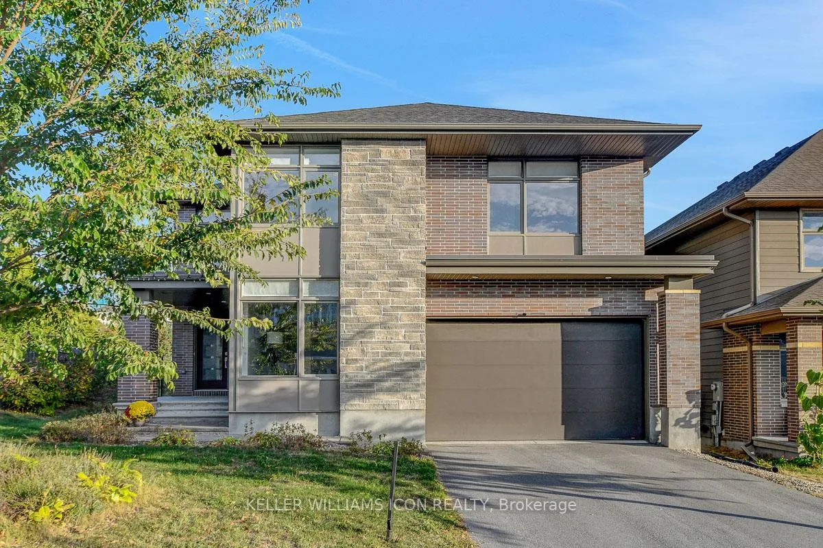 Front of 611 Gabriola Way
