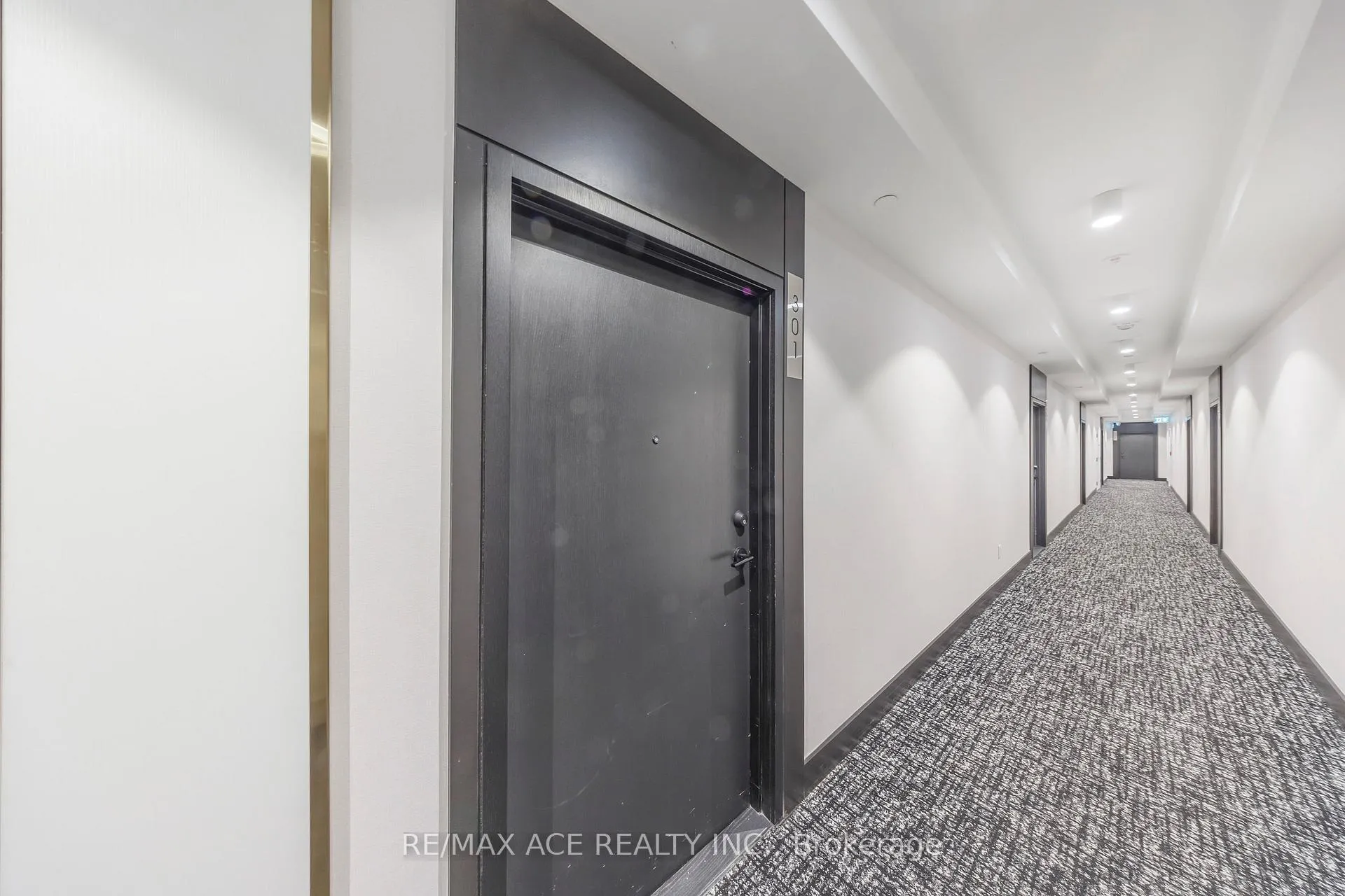 Photo 3 of Unit 301, 1480 Bayly Street, Pickering, Bay Ridges — HOMEH