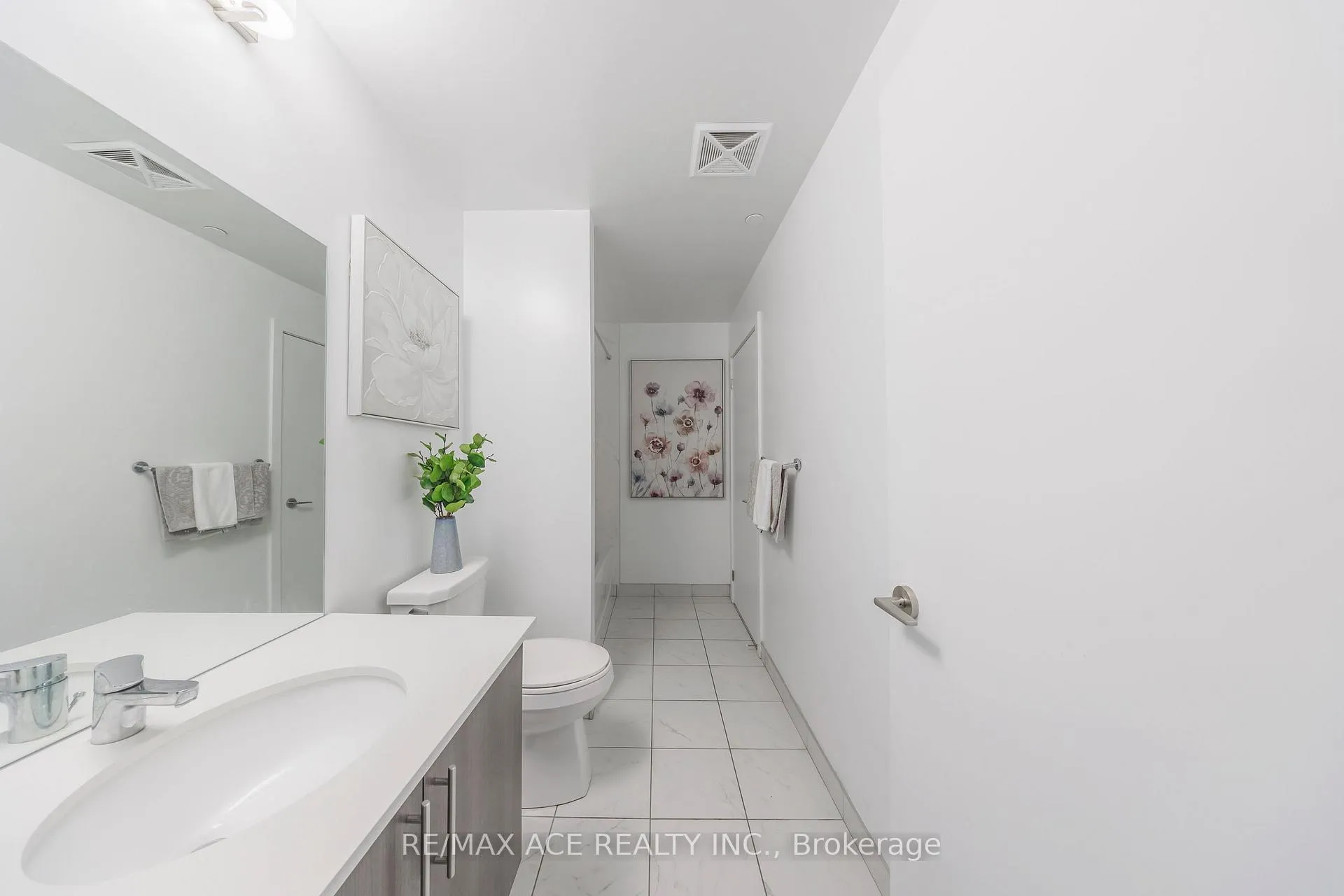 Photo 13 of Unit 301, 1480 Bayly Street, Pickering, Bay Ridges — HOMEH