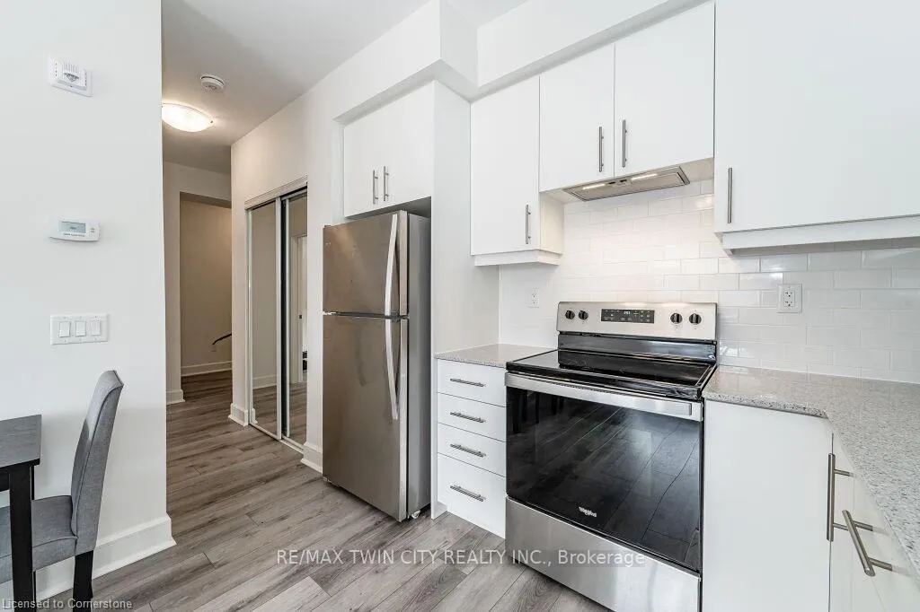 Photo 5 of Unit 602, 251 Northfield Drive, Waterloo, Colonial Acres — HOMEH