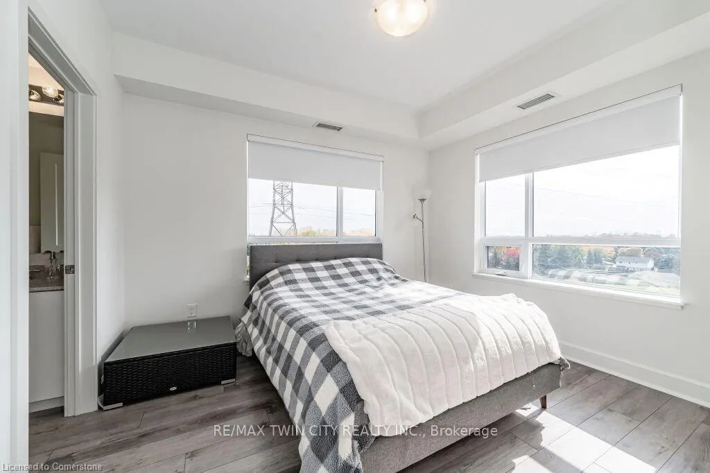 Photo 10 of Unit 602, 251 Northfield Drive, Waterloo, Colonial Acres — HOMEH