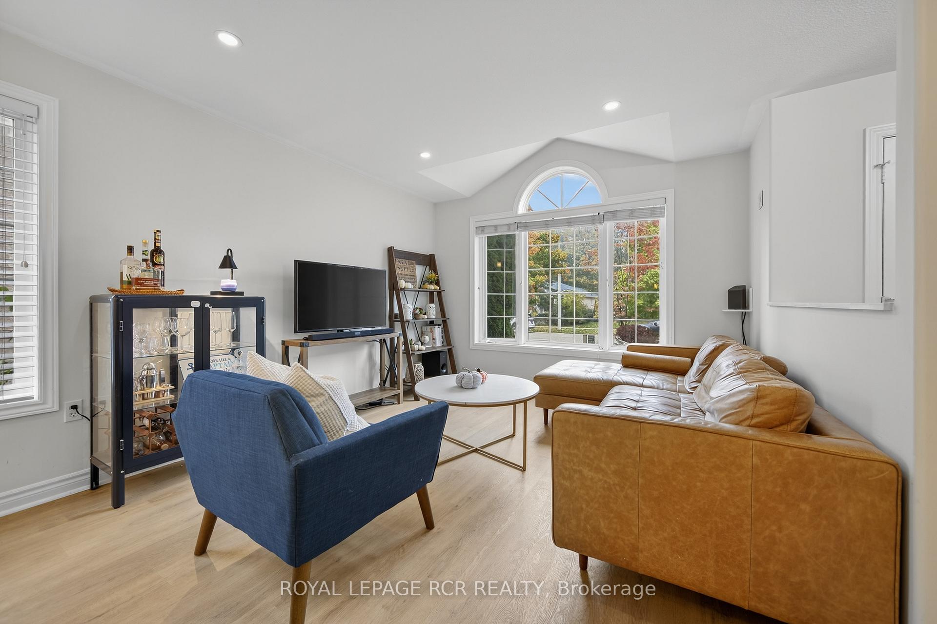 Photo 6 of 15 Nicklaus Drive, Barrie, East Bayfield — HOMEH