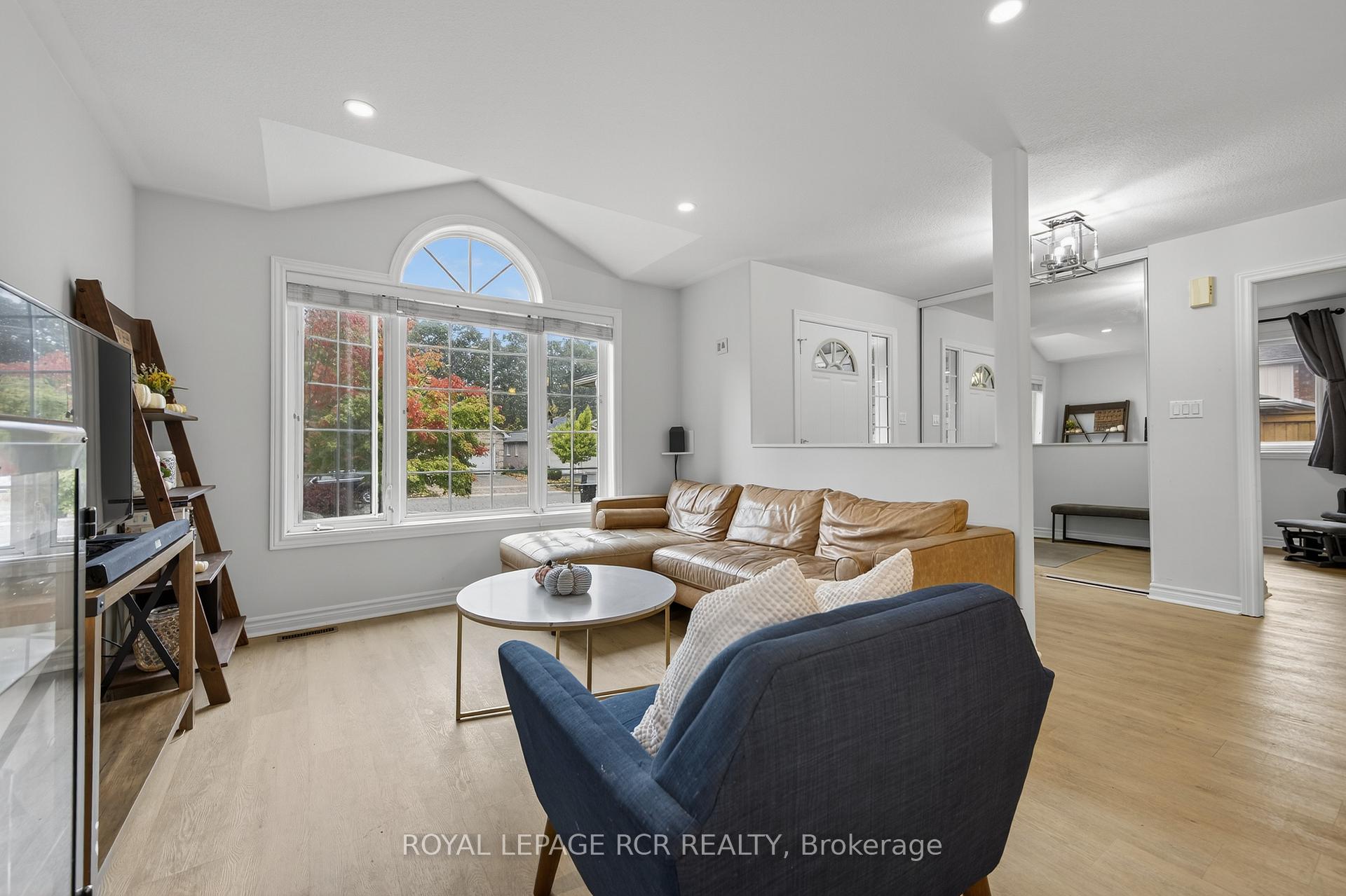 Photo 7 of 15 Nicklaus Drive, Barrie, East Bayfield — HOMEH