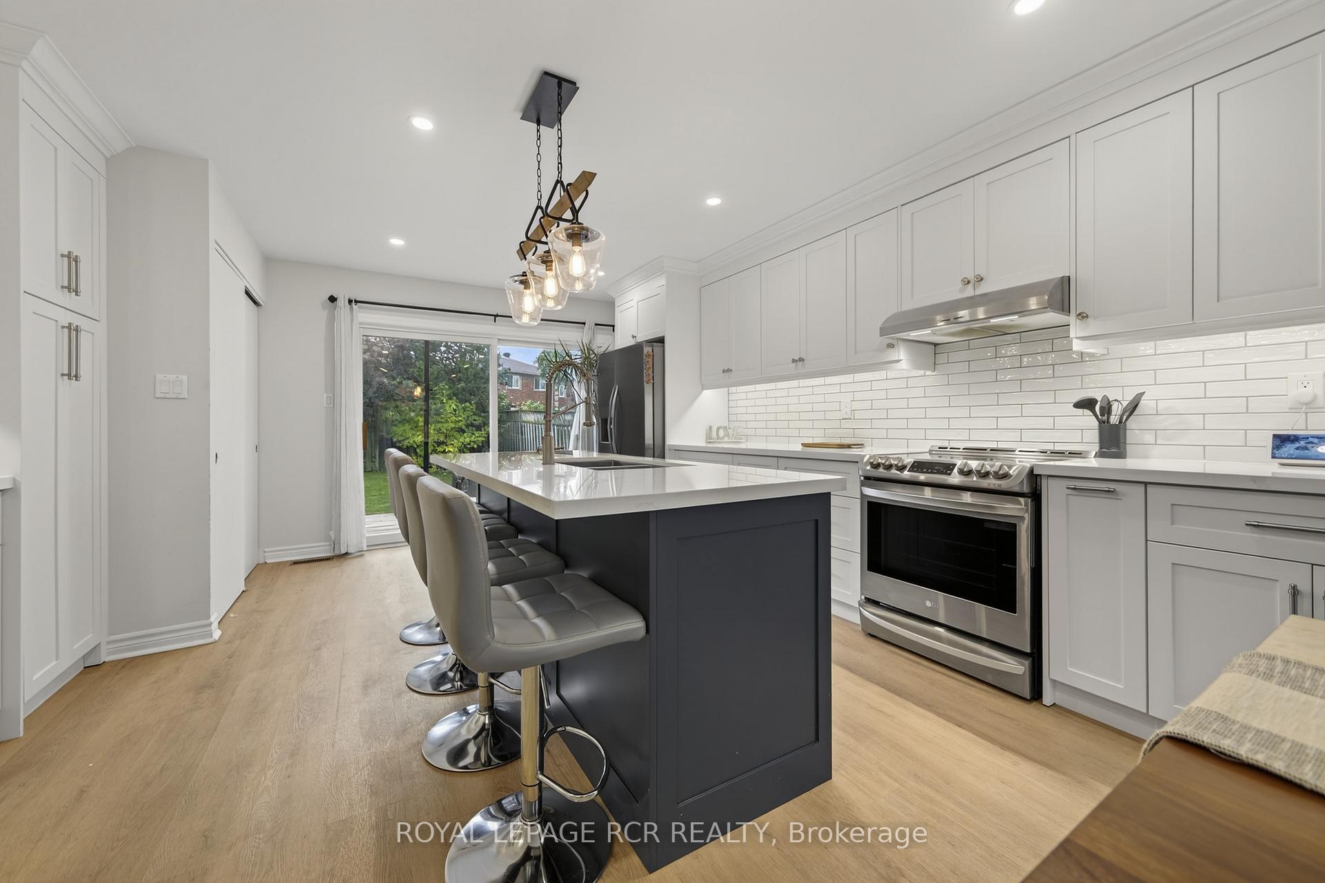 Photo 12 of 15 Nicklaus Drive, Barrie, East Bayfield — HOMEH