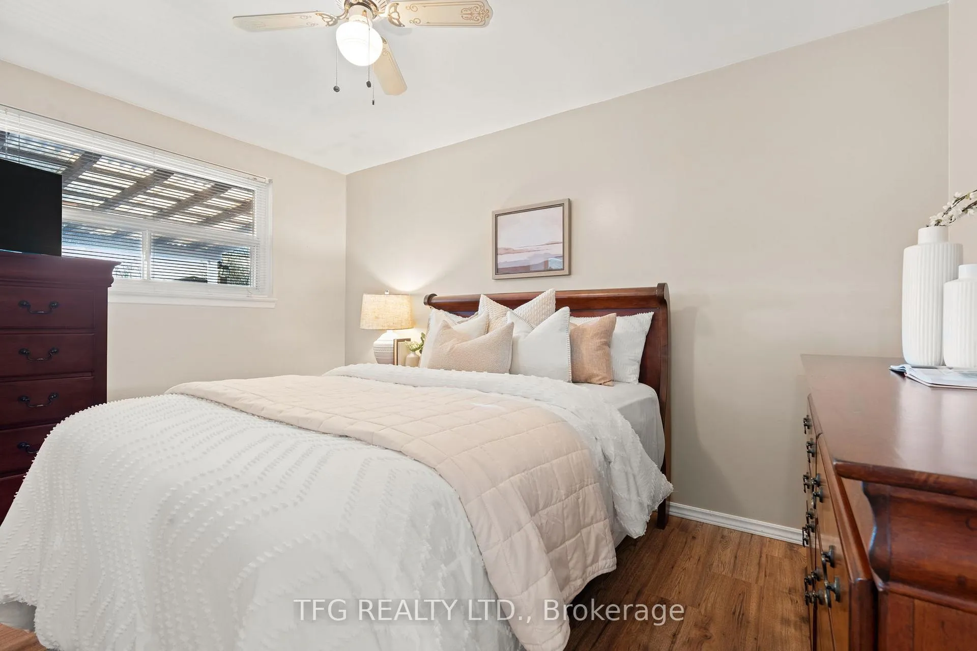 Photo 22 of 24 Turnbull Road, Ajax, South East — HOMEH