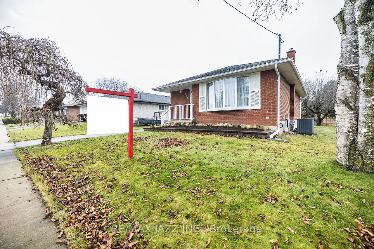 Photo 3 of 903 Hutchison Avenue, Whitby, Downtown Whitby — HOMEH