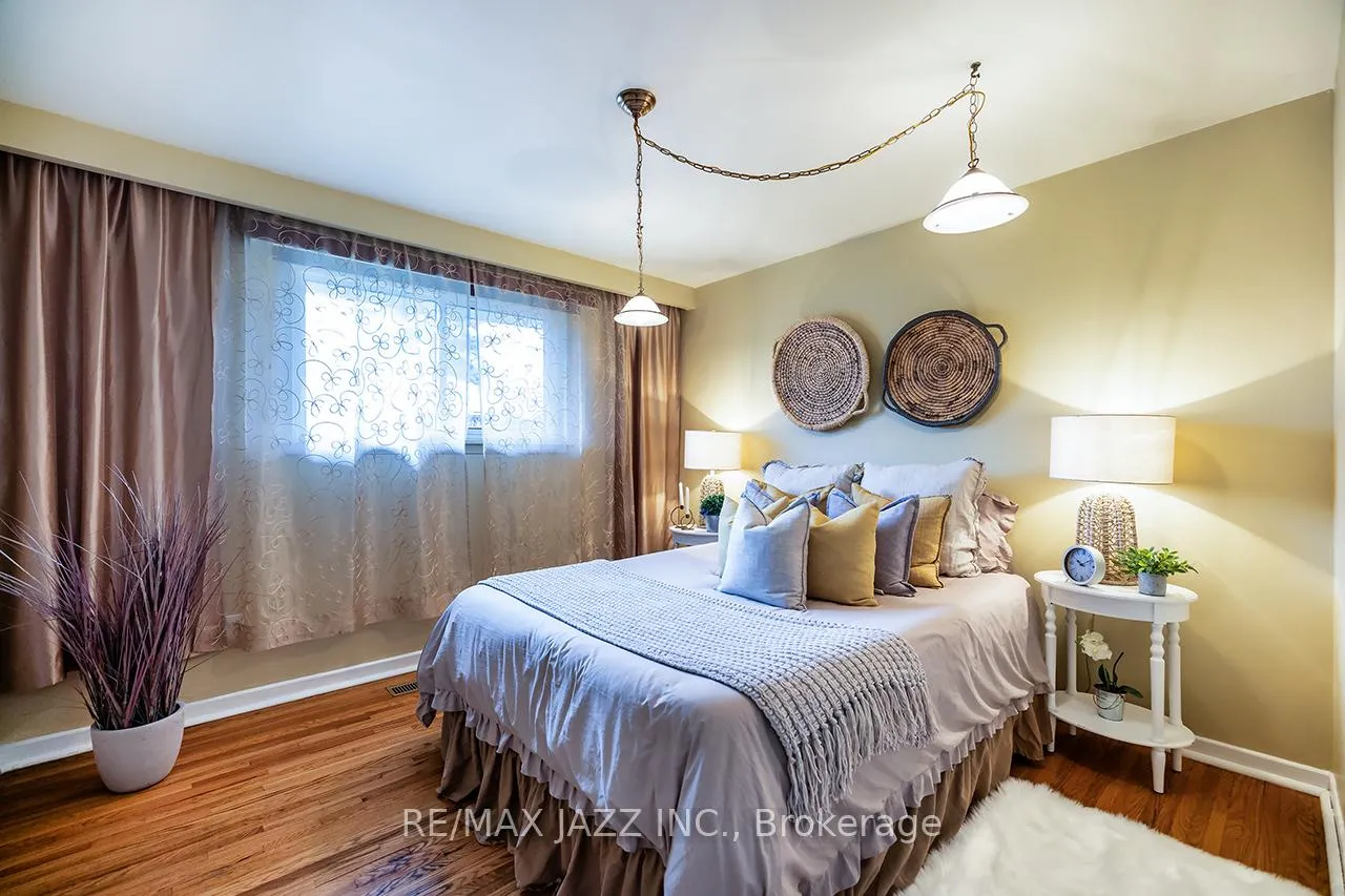Photo 14 of 903 Hutchison Avenue, Whitby, Downtown Whitby — HOMEH