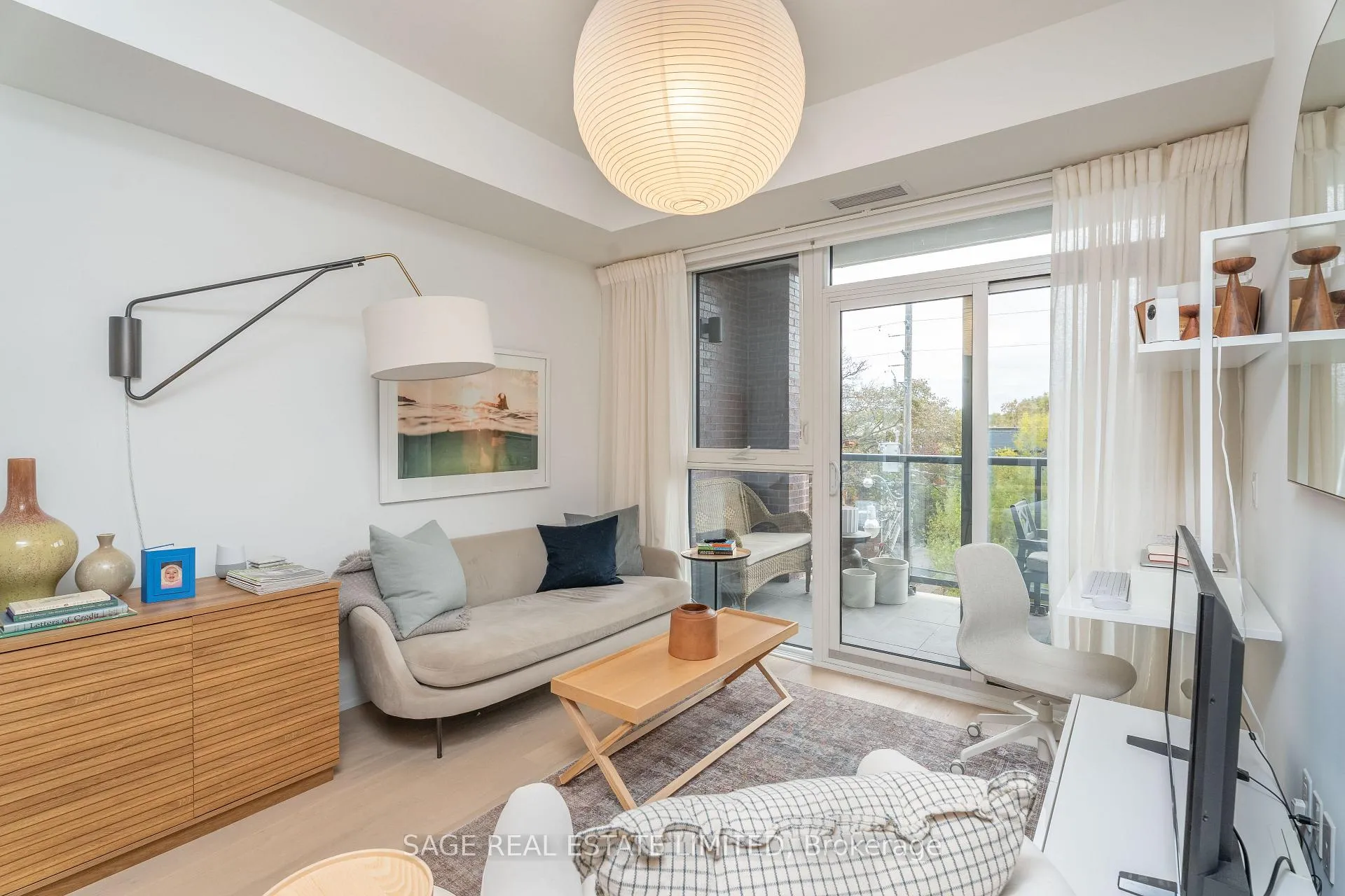 Photo 3 of Unit 404, 1331 Queen Street E, Toronto, Greenwood-Coxwell — HOMEH