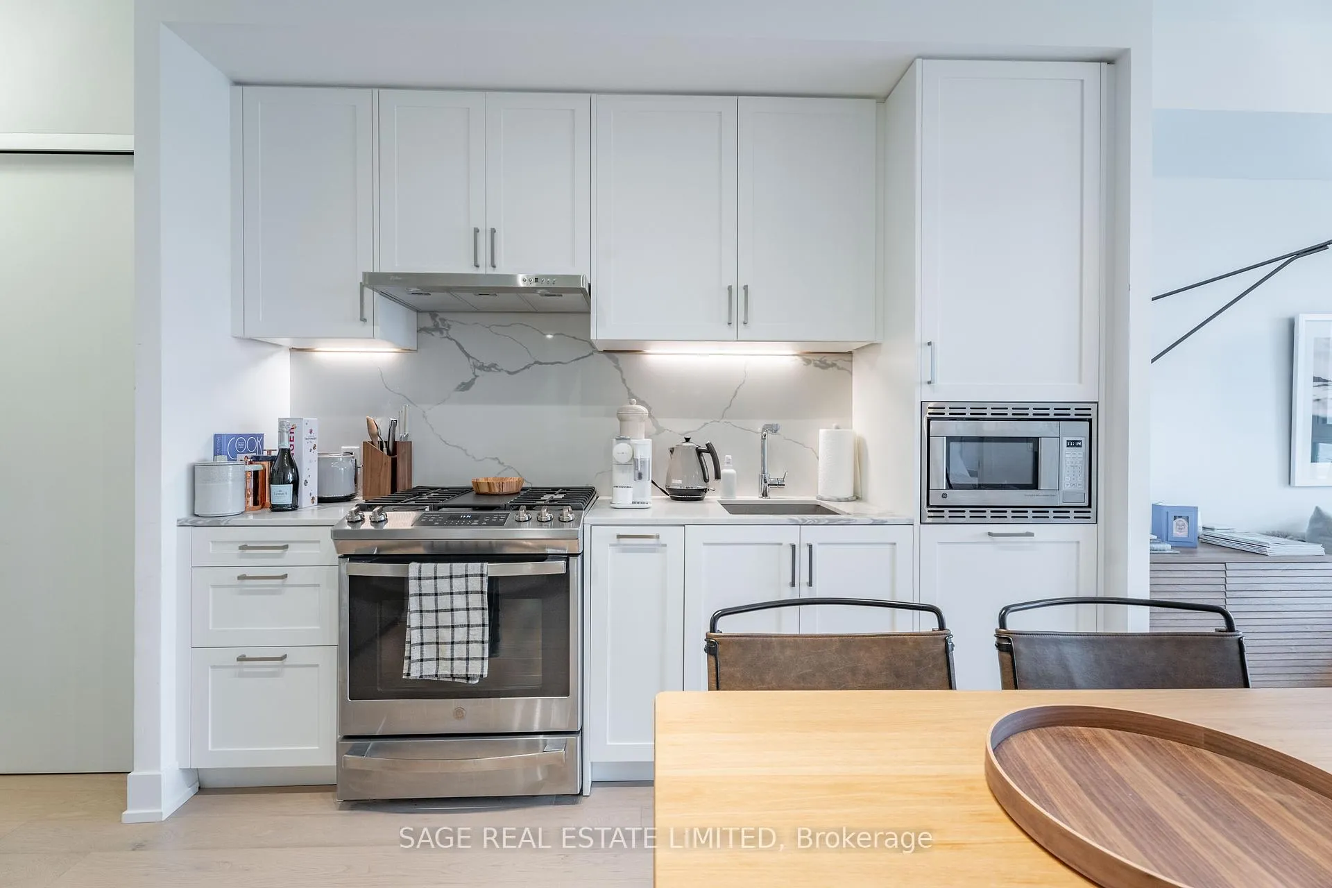 Photo 7 of Unit 404, 1331 Queen Street E, Toronto, Greenwood-Coxwell — HOMEH