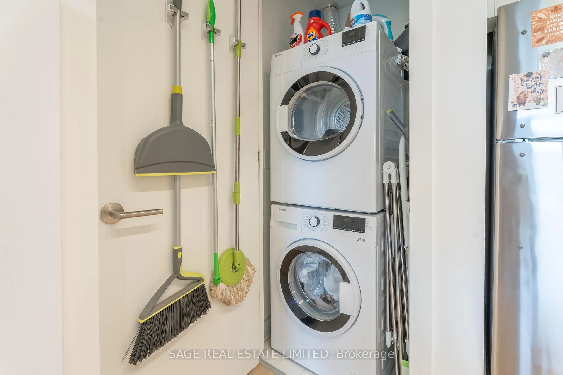 Photo 11 of Unit 404, 1331 Queen Street E, Toronto, Greenwood-Coxwell — HOMEH