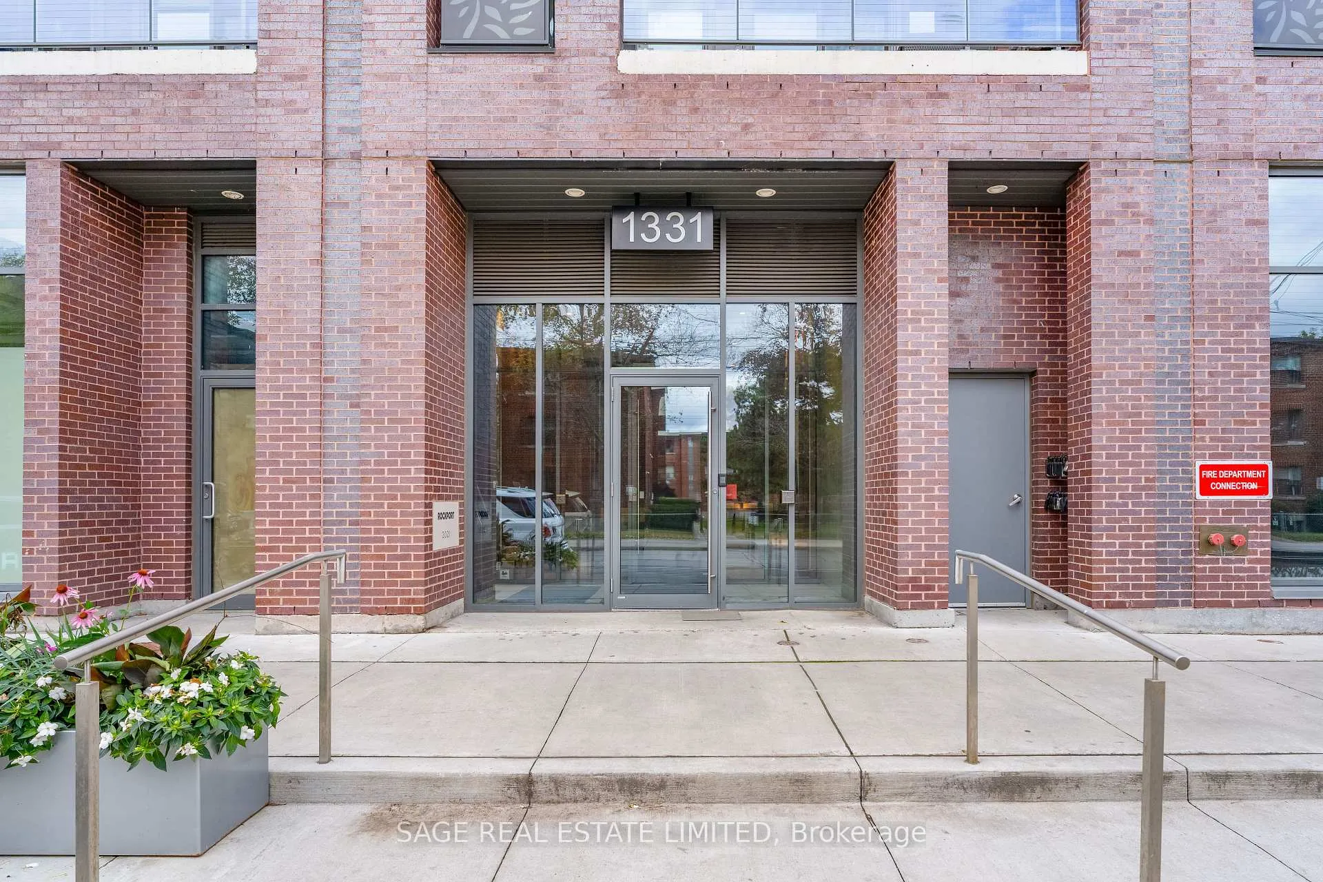 Photo 29 of Unit 404, 1331 Queen Street E, Toronto, Greenwood-Coxwell — HOMEH