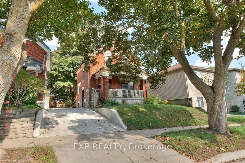 Photo 2 of 50 Walnut Street, Kitchener — HOMEH