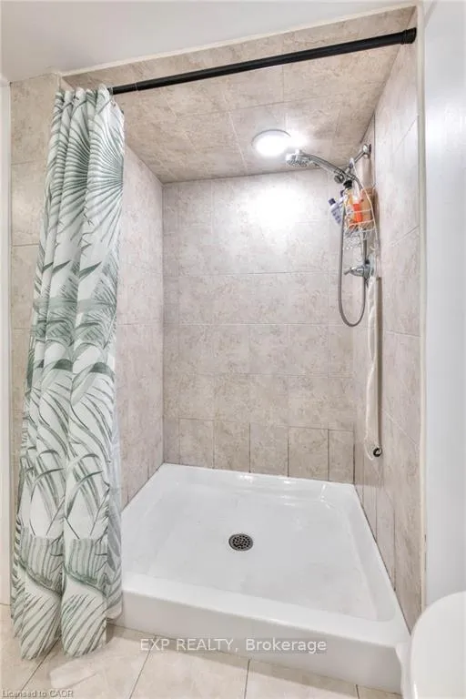 Photo 21 of 50 Walnut Street, Kitchener — HOMEH