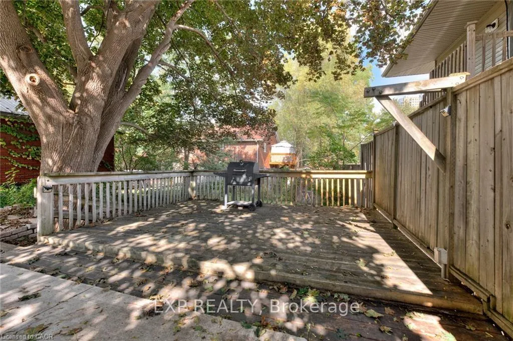 Photo 26 of 50 Walnut Street, Kitchener — HOMEH