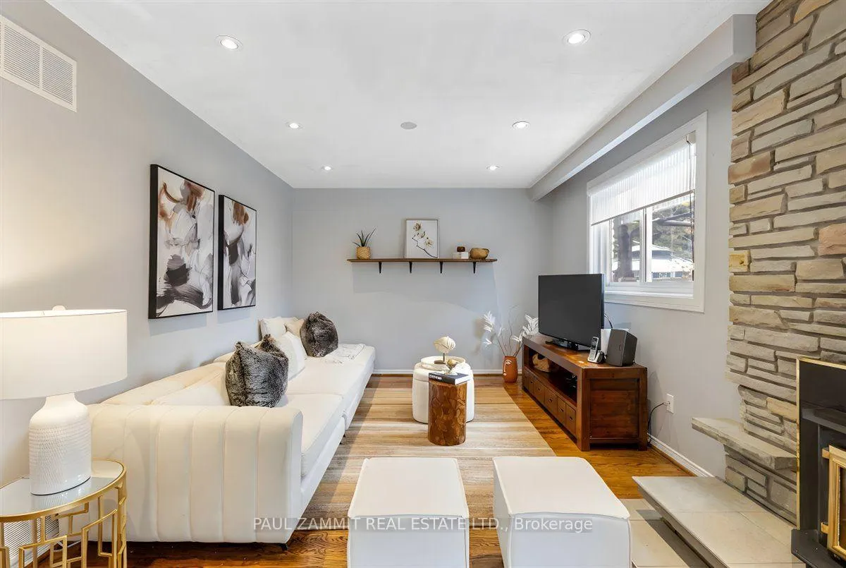 Photo 7 of 1 Banquo Road, Markham, Thornhill — HOMEH
