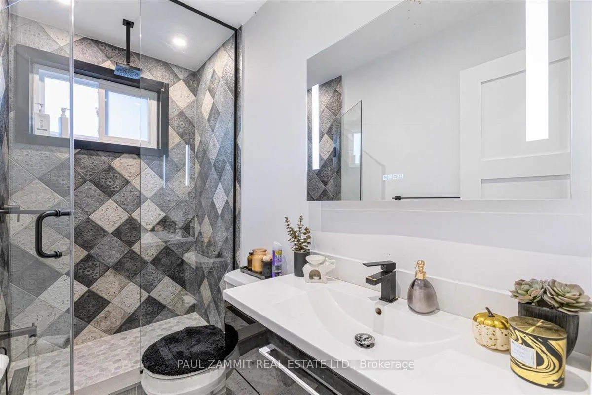 Photo 21 of 1 Banquo Road, Markham, Thornhill — HOMEH