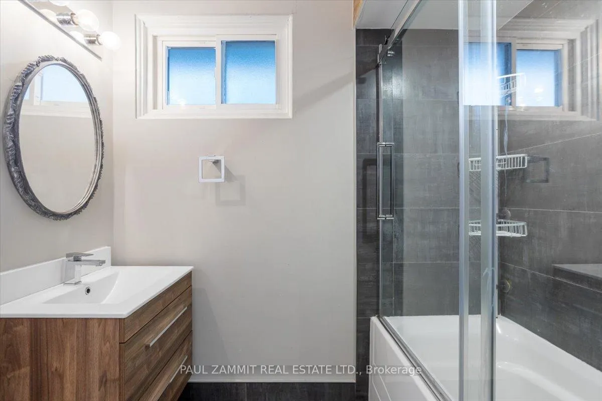 Photo 23 of 1 Banquo Road, Markham, Thornhill — HOMEH