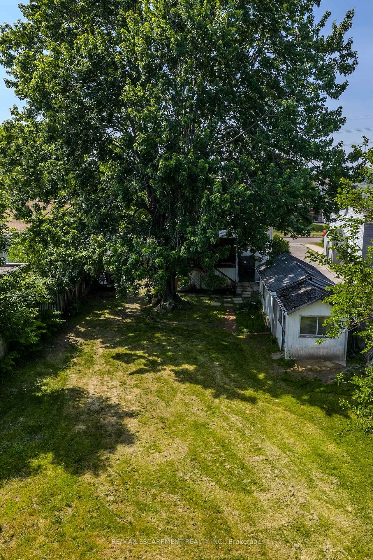 Photo 2 of 1392 Leighland Road, Burlington, Freeman — HOMEH