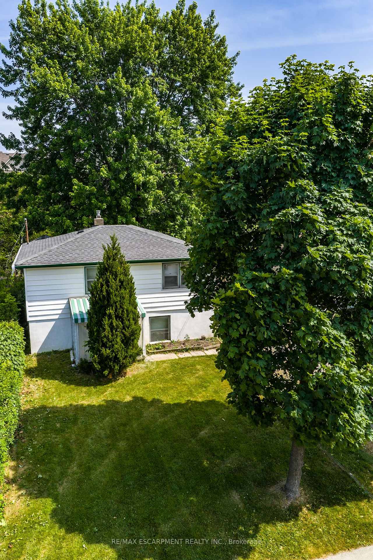 Photo 1 of 1392 Leighland Road, Burlington, Freeman — HOMEH