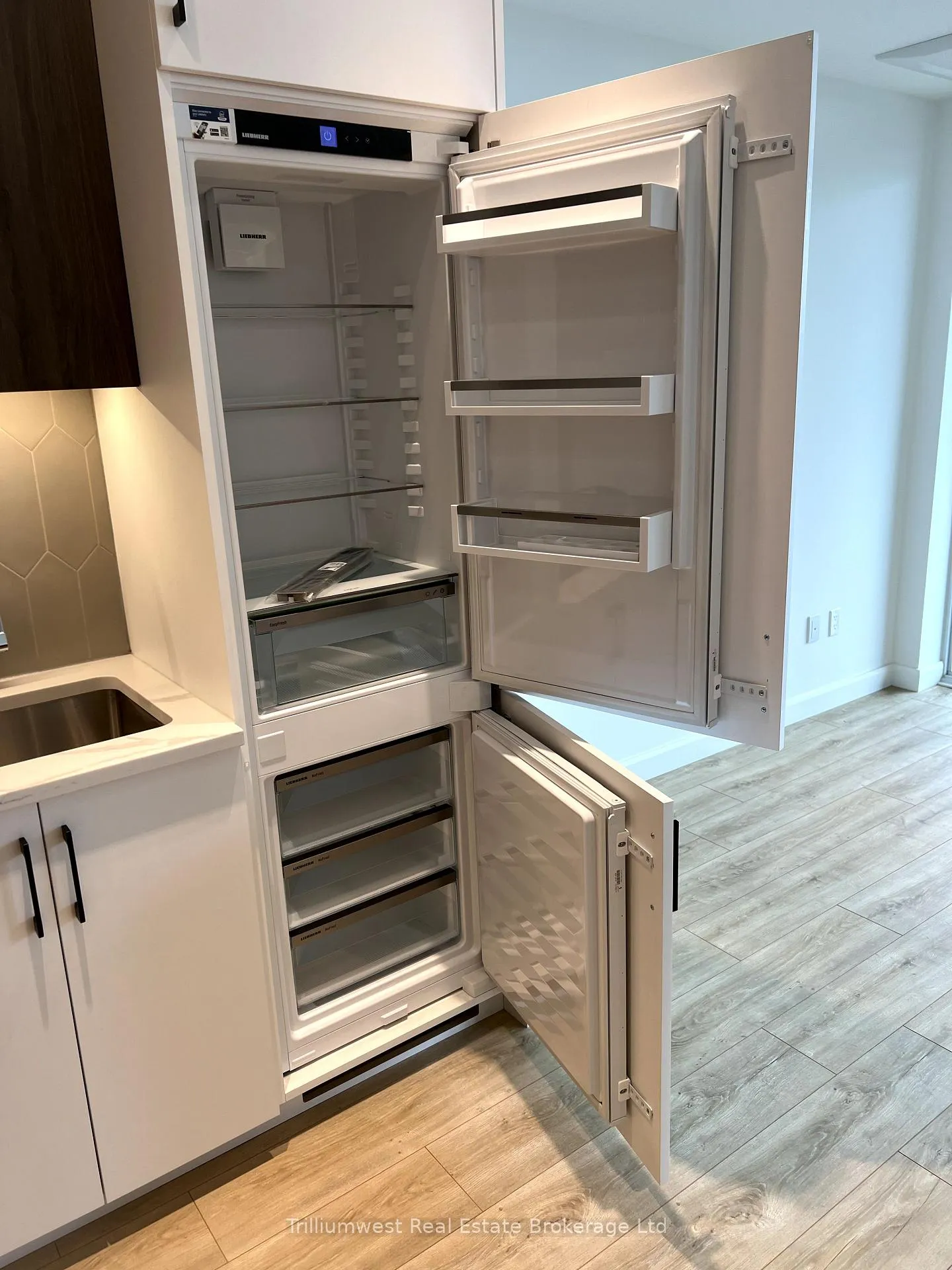 Photo 6 of Unit 410, 741 King Street W, Kitchener — HOMEH