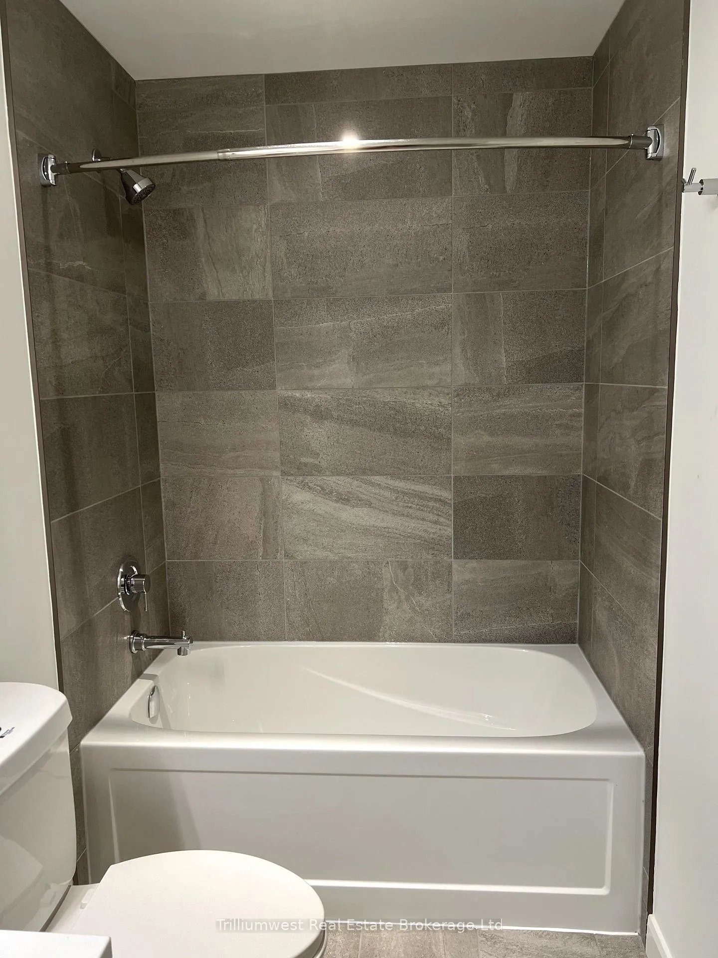 Photo 8 of Unit 410, 741 King Street W, Kitchener — HOMEH
