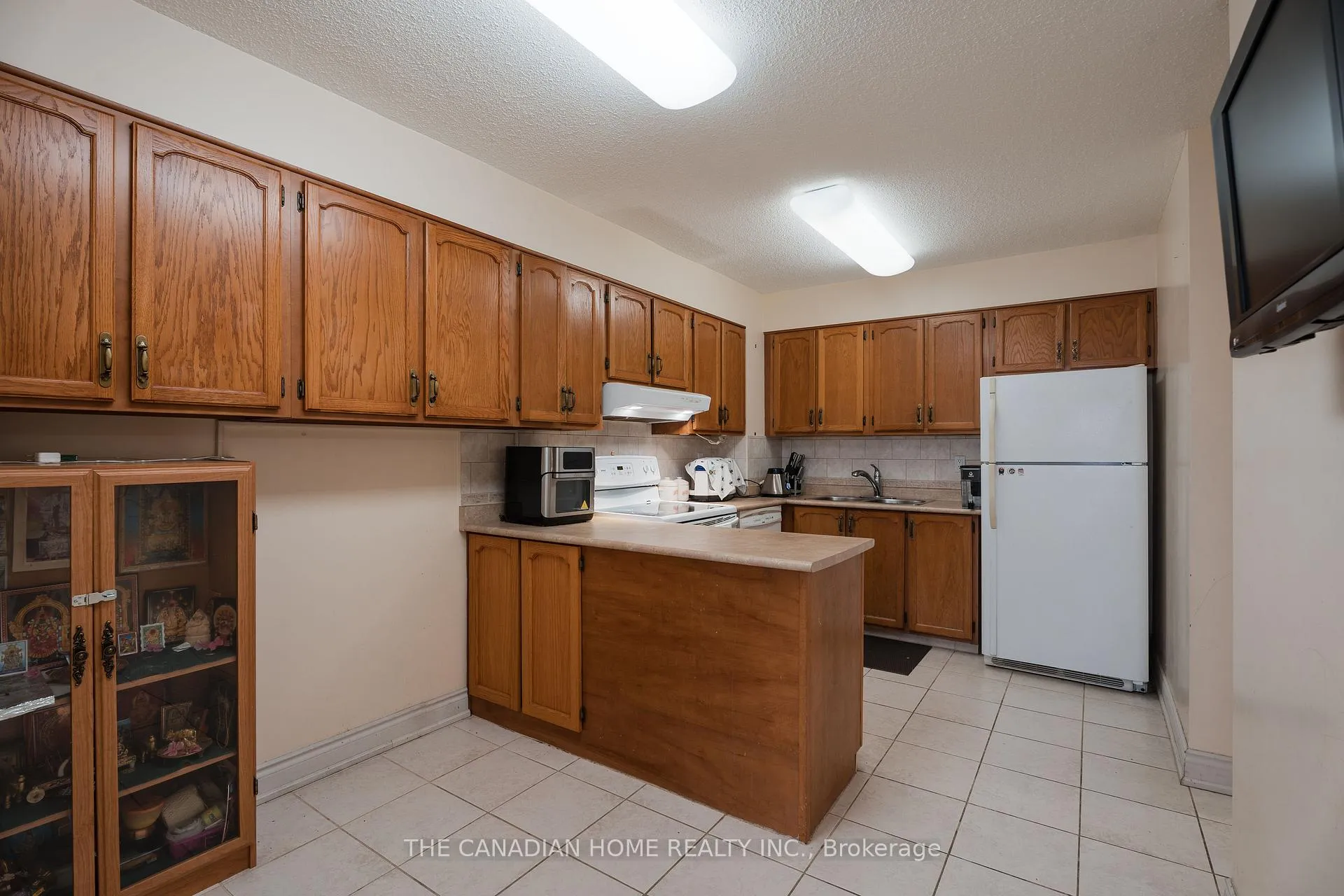Photo 8 of Unit 1711, 8111 Yonge Street, Markham, Thornhill — HOMEH