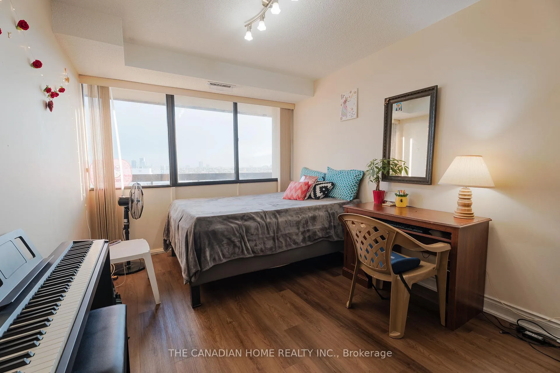 Photo 14 of Unit 1711, 8111 Yonge Street, Markham, Thornhill — HOMEH