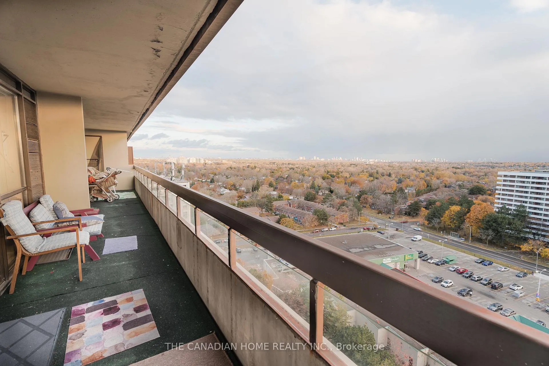 Photo 15 of Unit 1711, 8111 Yonge Street, Markham, Thornhill — HOMEH