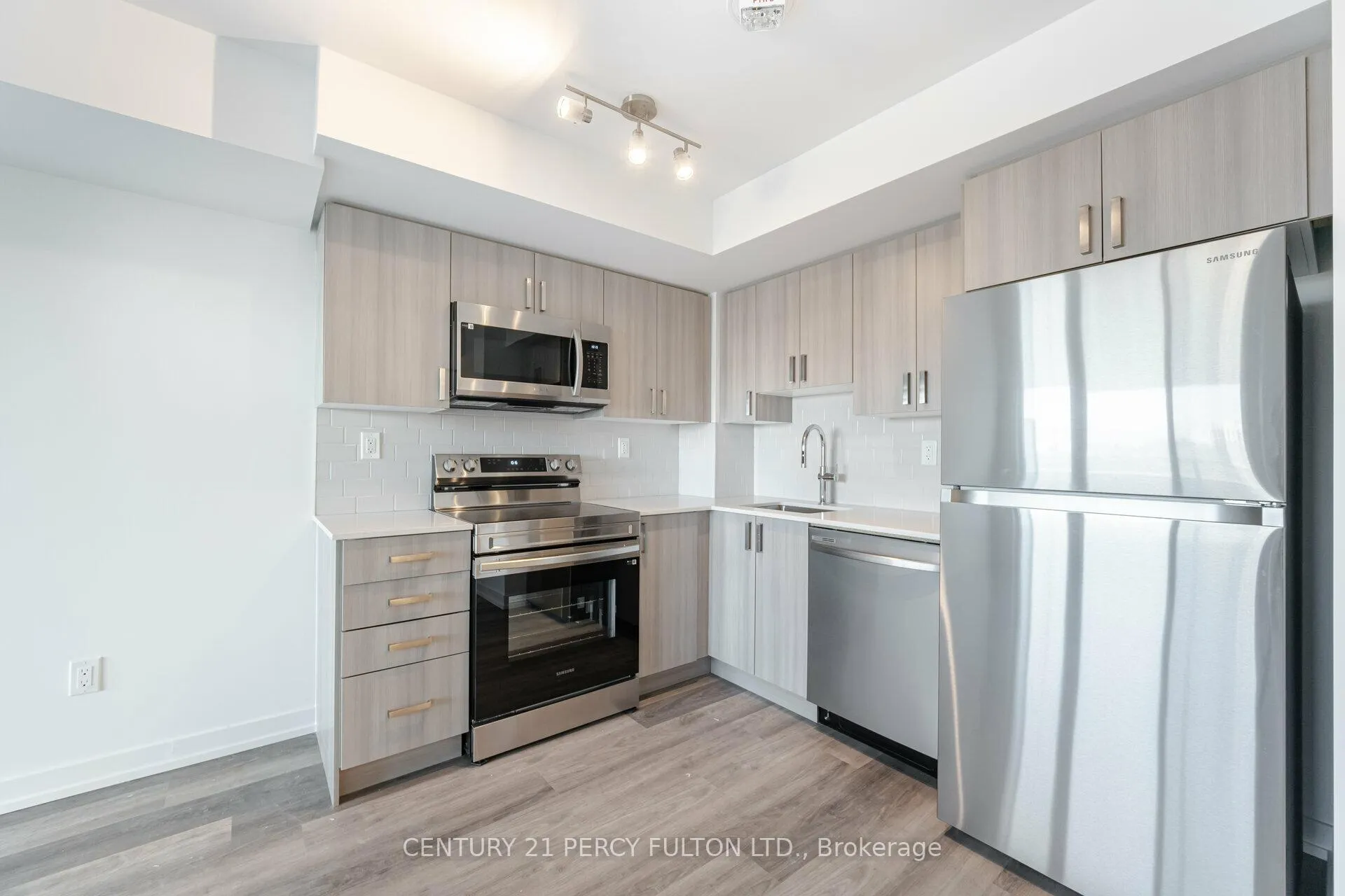 Photo 7 of Unit 313, 1435 Celebration Drive, Pickering, Bay Ridges — HOMEH