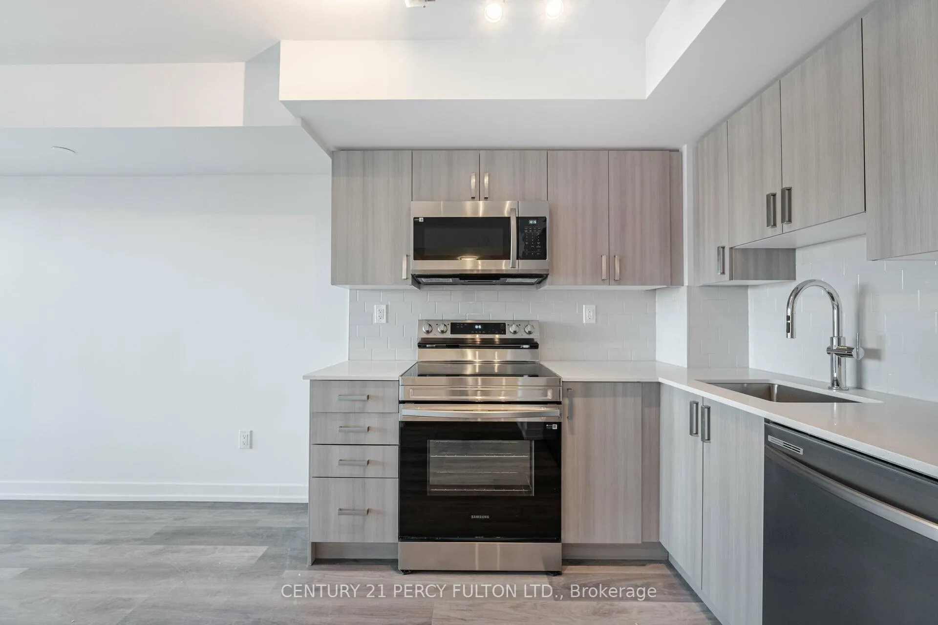 Photo 8 of Unit 313, 1435 Celebration Drive, Pickering, Bay Ridges — HOMEH