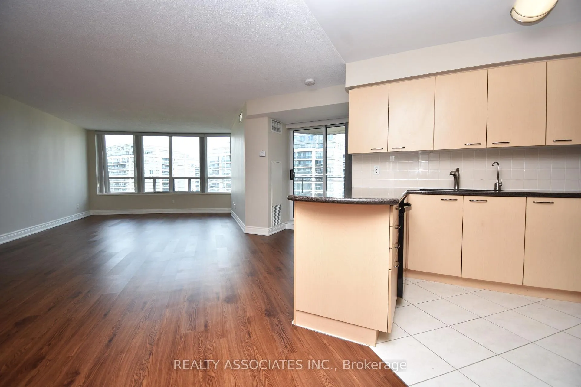 Front of Unit 811, 48 Suncrest Boulevard