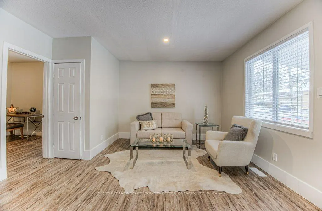 Photo 6 of 43 Barclay Avenue, Kitchener — HOMEH