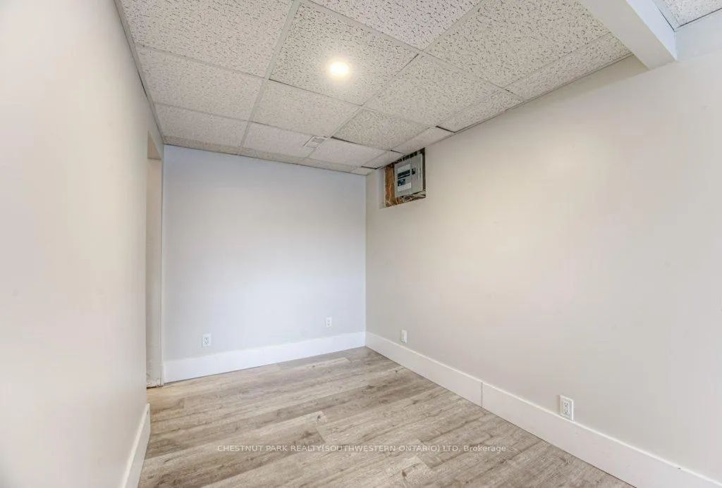 Photo 24 of 43 Barclay Avenue, Kitchener — HOMEH